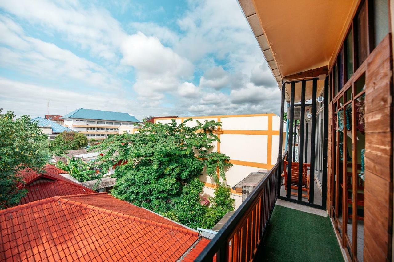At Phra Sing Hotel Chiang Mai Bagian luar foto